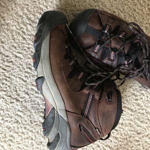 Keen women’s  hiking boots